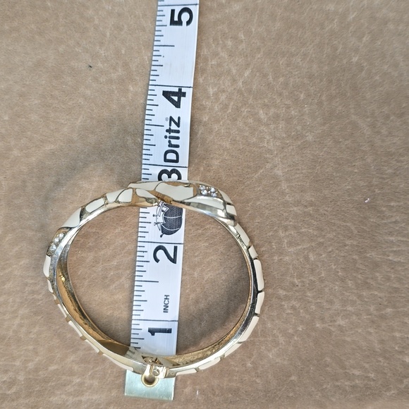 Sensational Gold-Tone Crystal Rhynestone Creme Enamel COBRA Snake Cuff Braceelet - Picture 7 of 8